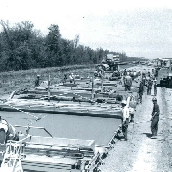 Concrete paving operation on Highway 401 (1960s) (Source: Roger Bryant)