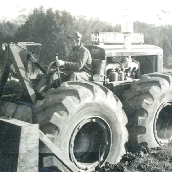 H.J. McFarland's rubber tired levellers (1940s). Source: Roger Bryant